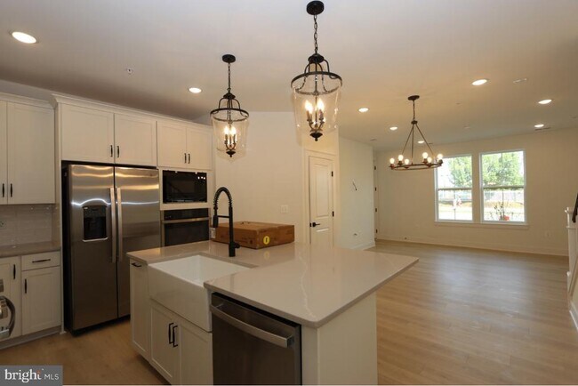 Building Photo - 117 E Cromwell St