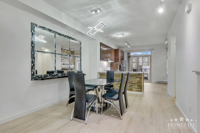 Building Photo - Stunning 4-Bed, 3-Bath Townhouse in Westerleigh — Modern, Spacious & Family Friendly