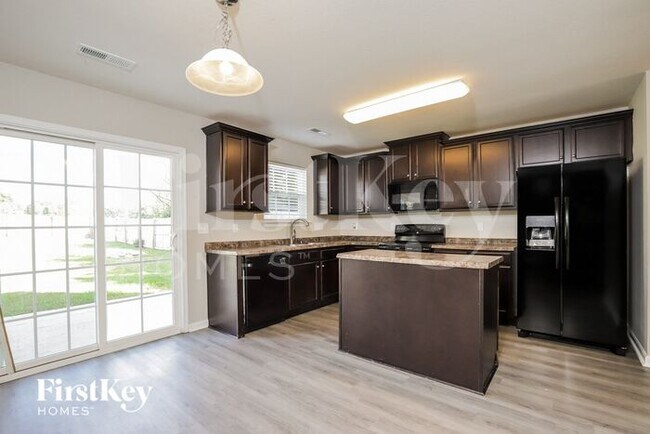 Foto del edificio - 4893 Abbey Park Rd