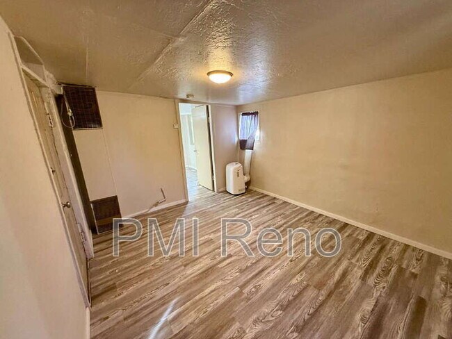 Foto del edificio - 1931 1/2 Valley Rd