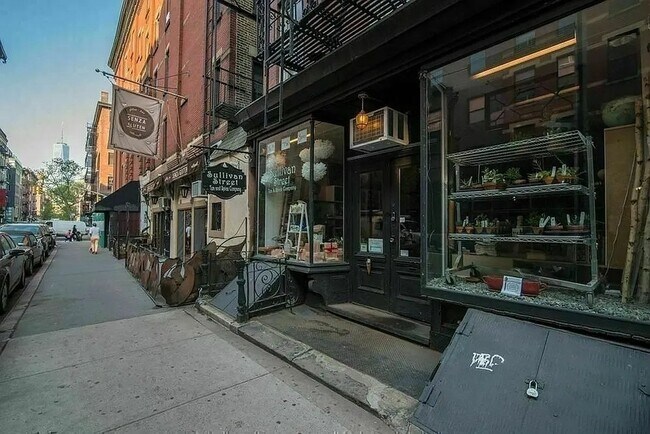 Foto del edificio - 224 Sullivan St