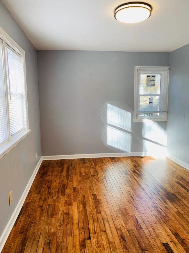 Foto del edificio - 1700 E Hunter Ave