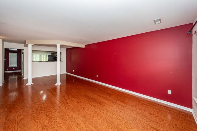 Foto del edificio - 3 Bedroom 3 Bath Townhome in Persimmon Hil...