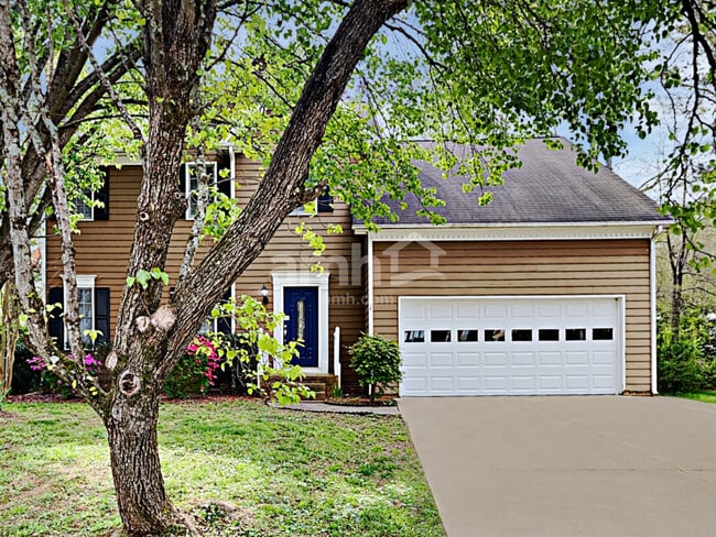 Building Photo - 2304 Water Lilly Way