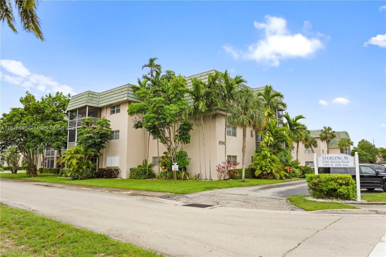 Foto del edificio - 5790 Stirling Rd