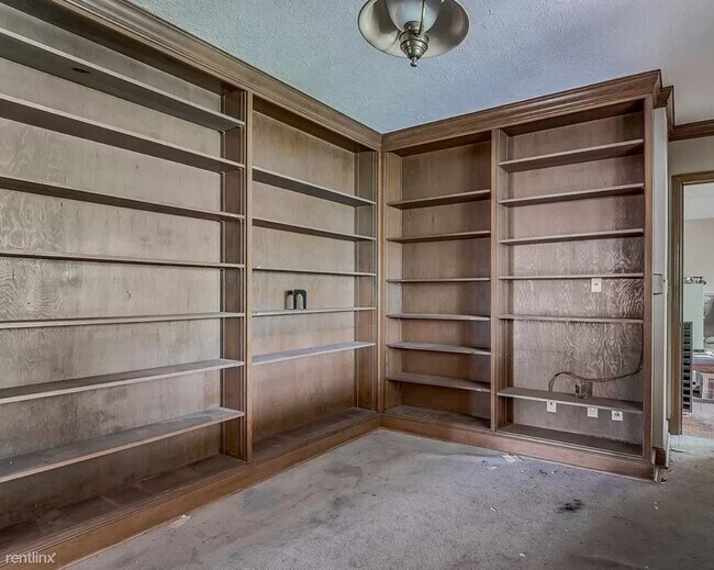 Foto del edificio - 3 br, 3 bath House - 824 Evanhale Road