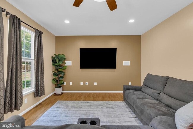 Building Photo - 6802 Dewars Way
