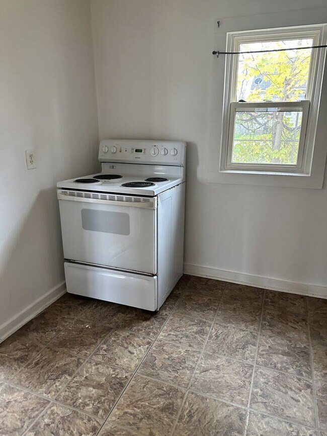 Foto del edificio - 97 Dresden Ave