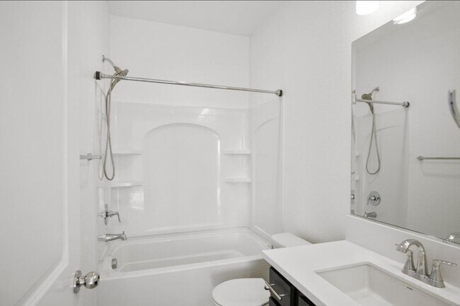 Foto del edificio - 2492 Middlebury Dr