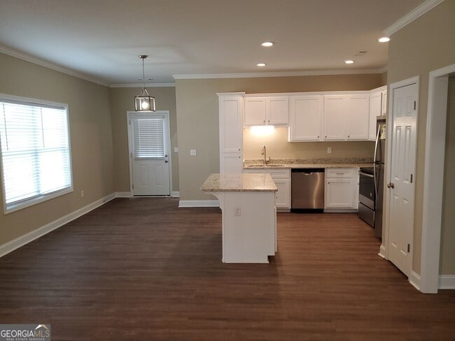 Building Photo - 115 Pinehurst Ct