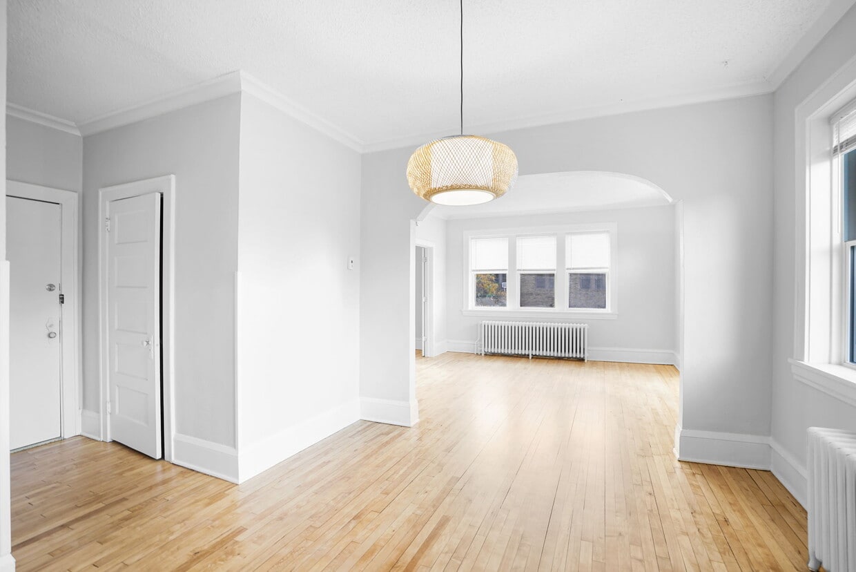 Primary Photo - 1337 Randolph Ave