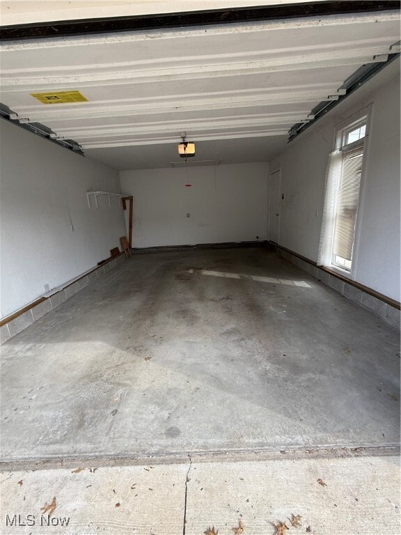 Building Photo - 915 Main St