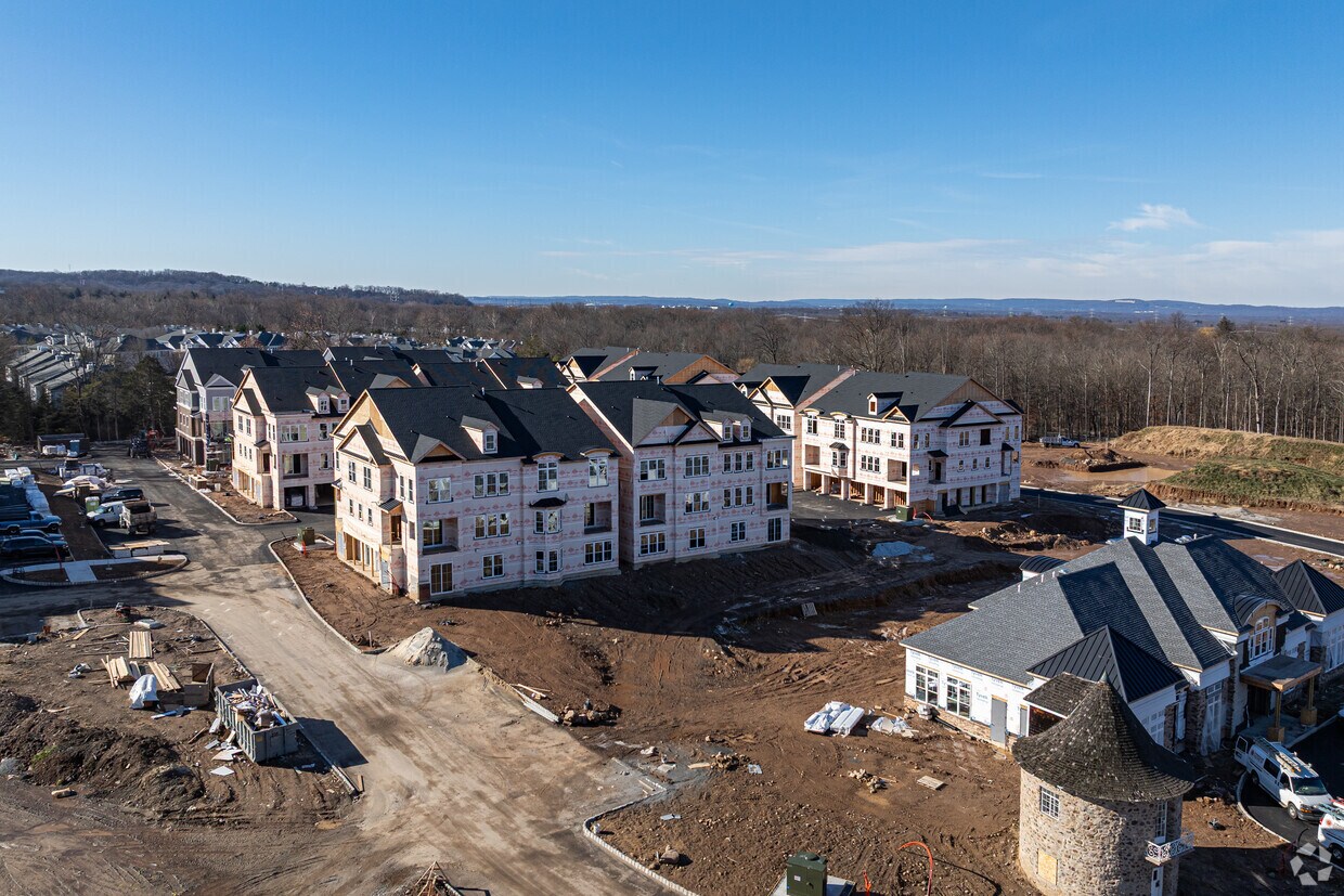 Alternar - Gardens at Roseland