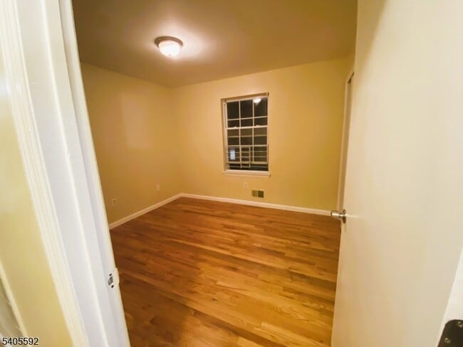 Building Photo - 94 Palm St