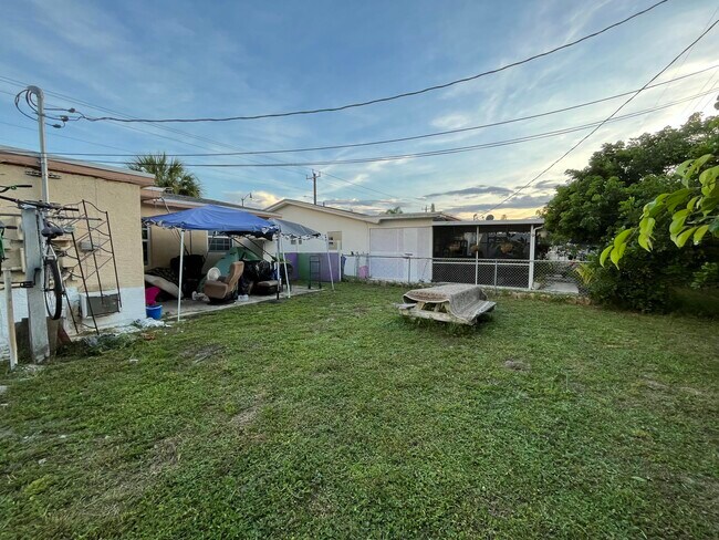 Foto del edificio - 105 SE 15th St