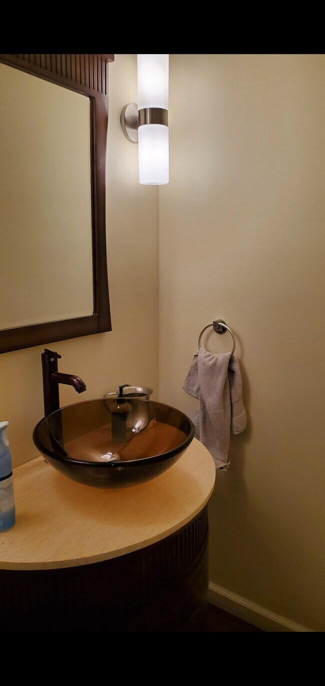 1/2 bath - 146 Windward Dr