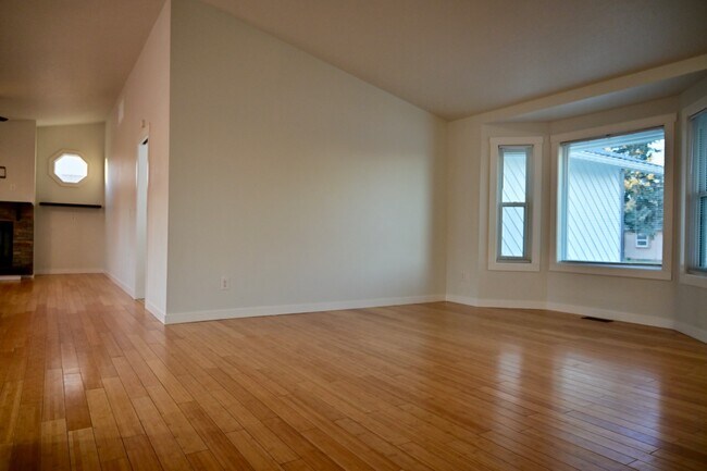 Building Photo - 4400 S Carbine Ave