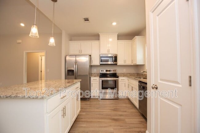Building Photo - 30 Vineyard Dr