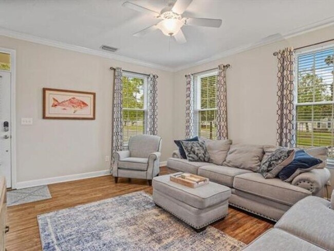 Foto del edificio - Three Bedroom Townhome in Southwood