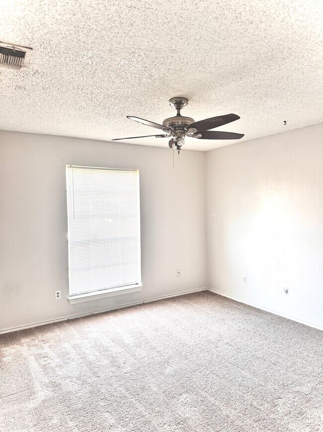 Foto del edificio - Midway 2/2 duplex