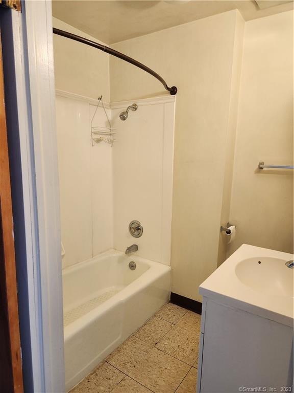 254 Ward St Unit 2, Wallingford, CT 06492 Room for Rent in