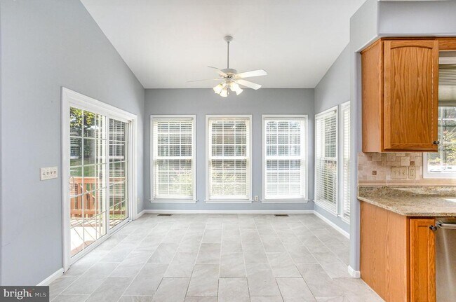 Building Photo - 11 Pin Oak Ct