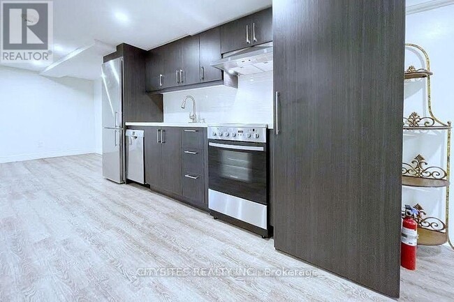 Building Photo - 299 Rosewell Ave