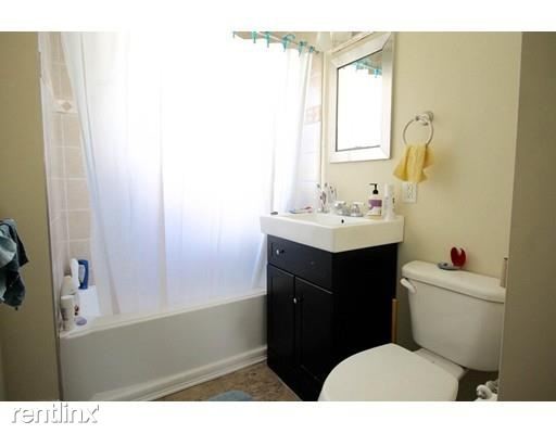 Foto del edificio - 4 br, 2 bath  - 45 Radnor Rd # 2