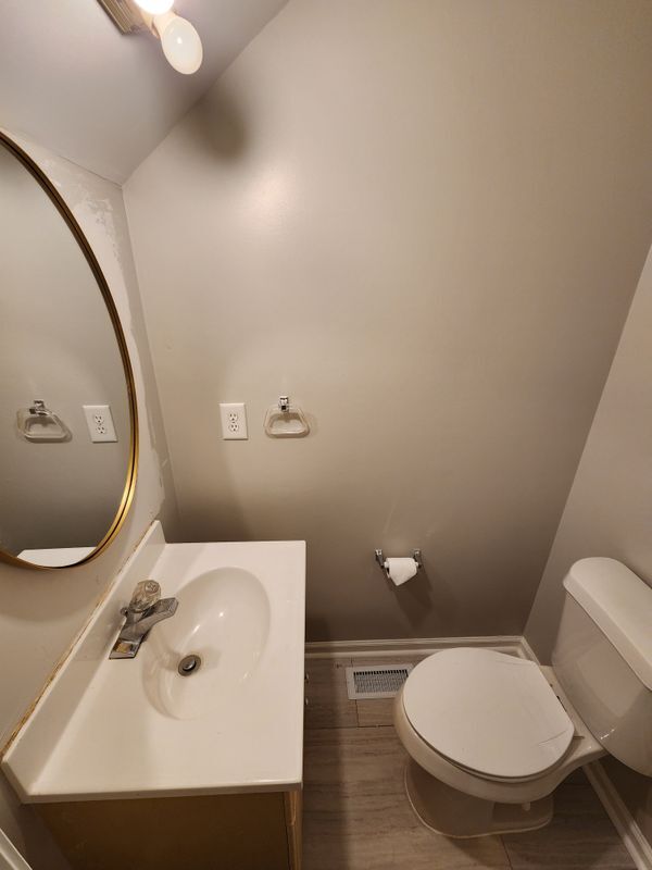 Building Photo - 1029 Sims St SW