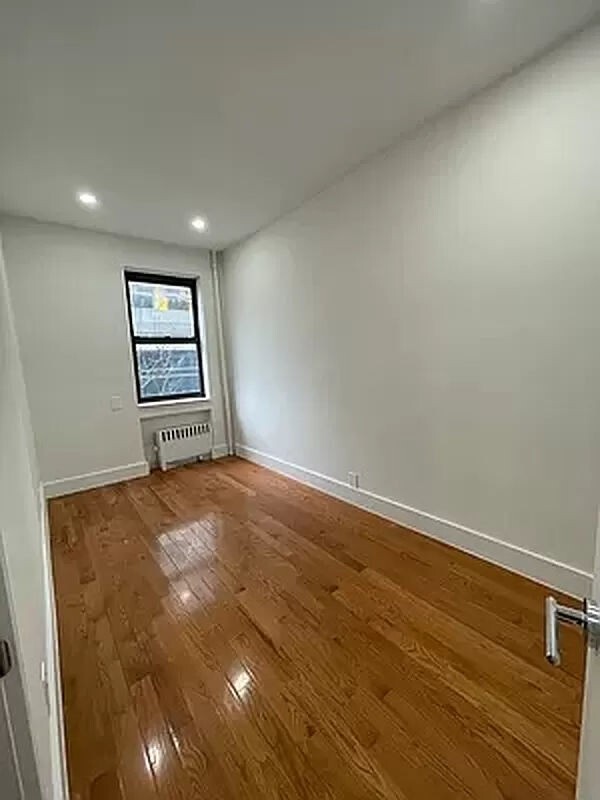 Building Photo - 568 Ninth Avenue
