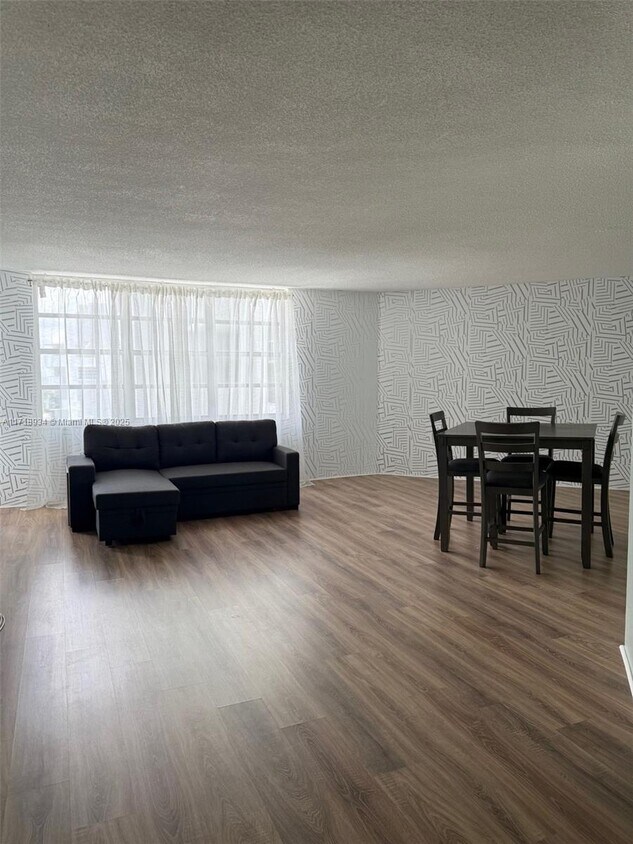 Primary Photo - 2750 NE 183rd St