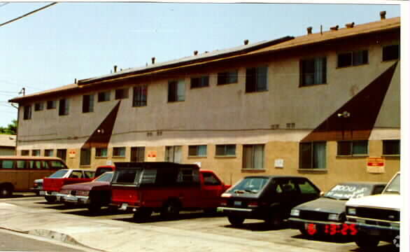 Primary Photo - Casa Coral Apartments