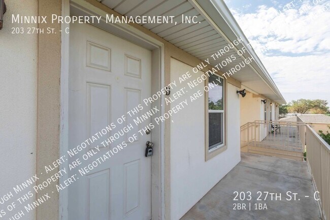 Building Photo - 203 27th St.