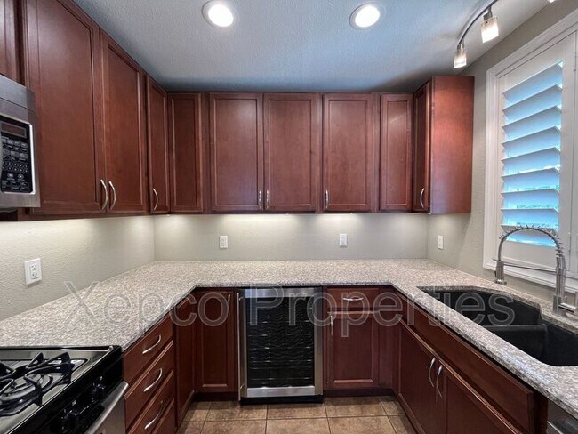 Building Photo - 4080 Cll San Antonio