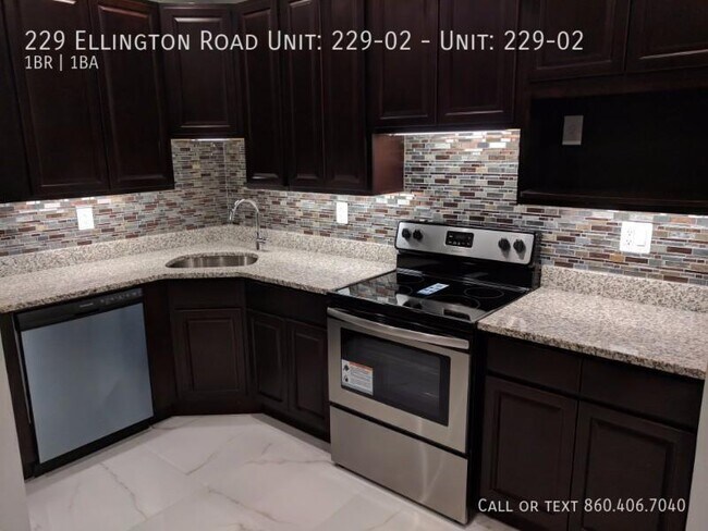 Foto del edificio - 229 Ellington Rd
