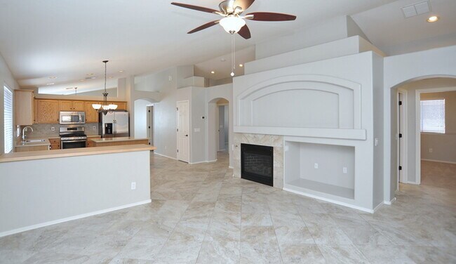 Foto del edificio - Move-In Ready Home in Dove Mountain