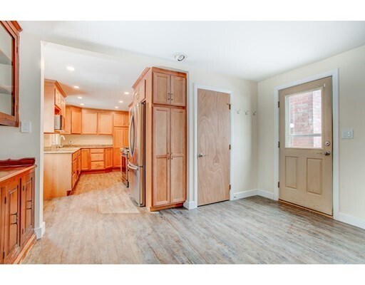 Building Photo - 15 White Pine Dr