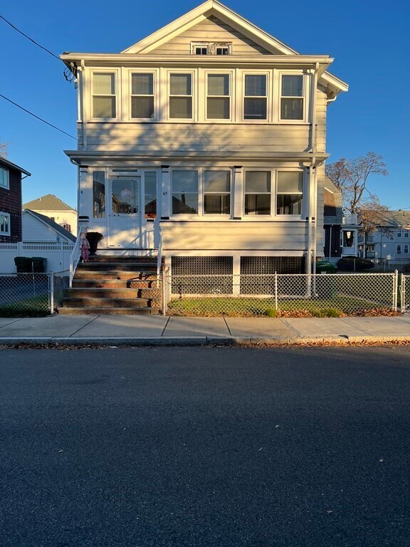 43 Linwood St Unit 1, Medford, MA 02155 Room for Rent in Medford, MA