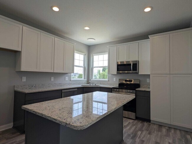 Foto del edificio - 7301 Aster Wy