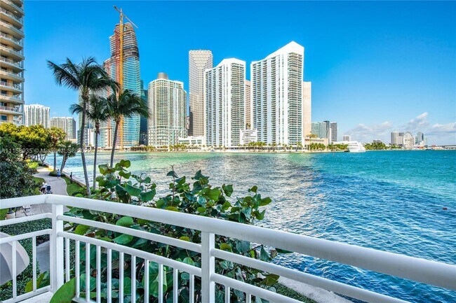 Building Photo - 848 Brickell Key Dr