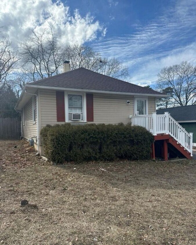 Primary Photo - Charming 3 BR House in Pine Hill