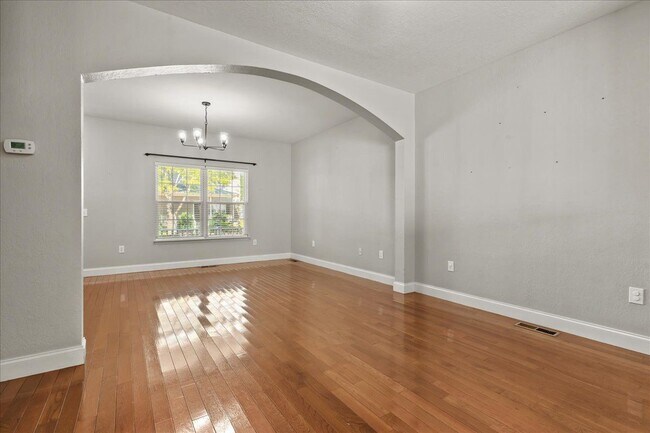 Foto del edificio - 410 Ashbury Cir
