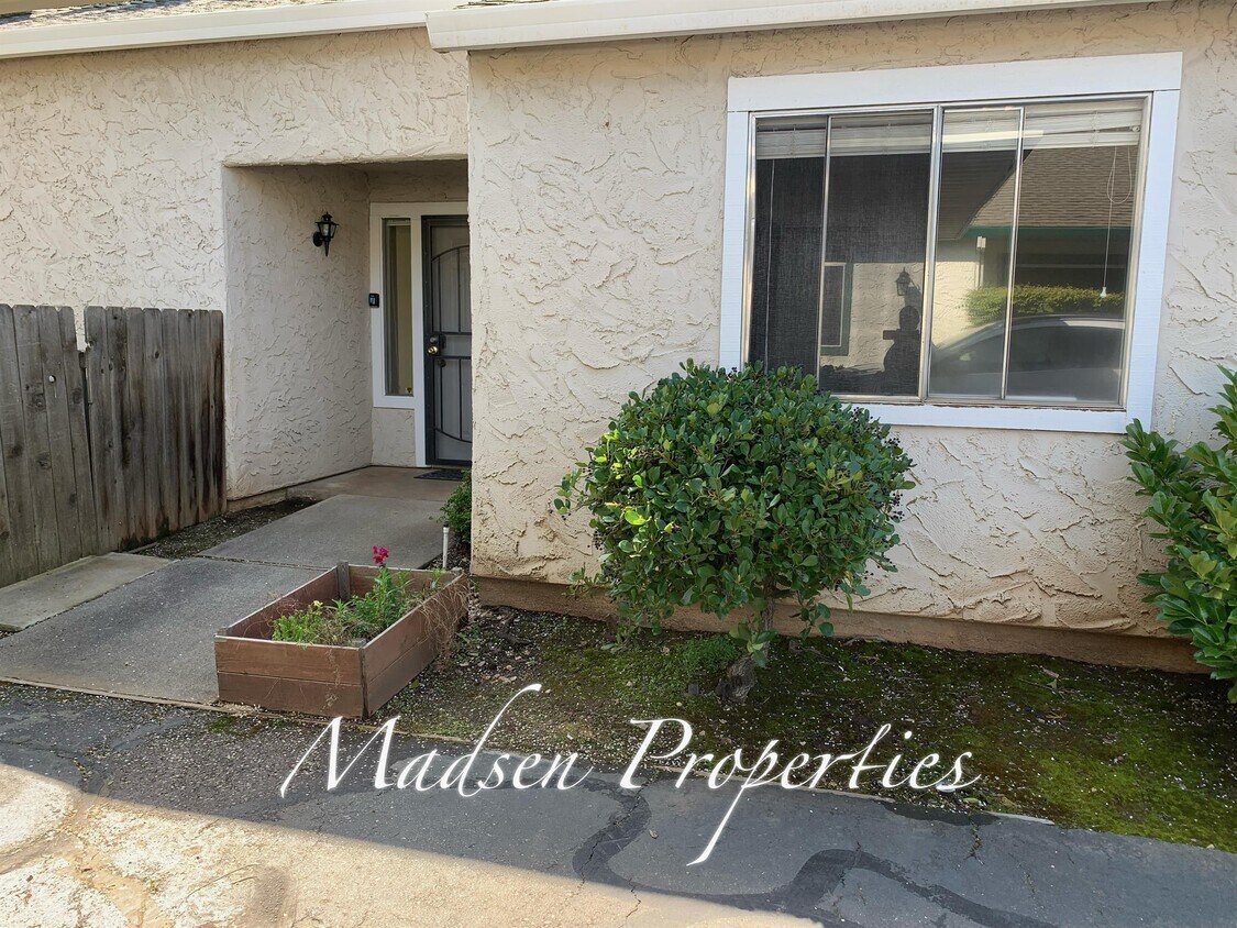 989 Flying V St, Chico, CA 95928 House Rental in Chico, CA