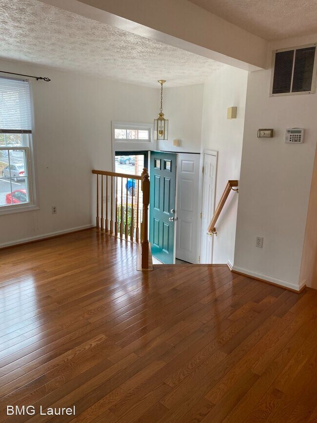 Building Photo - 3 br, 2.5 bath House - 899 Chestnutview Court