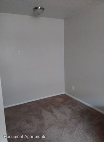 Building Photo - 7504 S Country Club Dr
