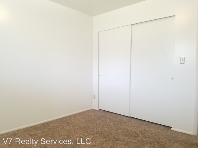 Building Photo - 3428 S Riviera Dr