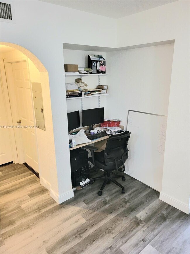 Foto del edificio - 1703 Belmont Ln