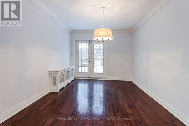 Photo du bâtiment - 526 Roselawn Ave