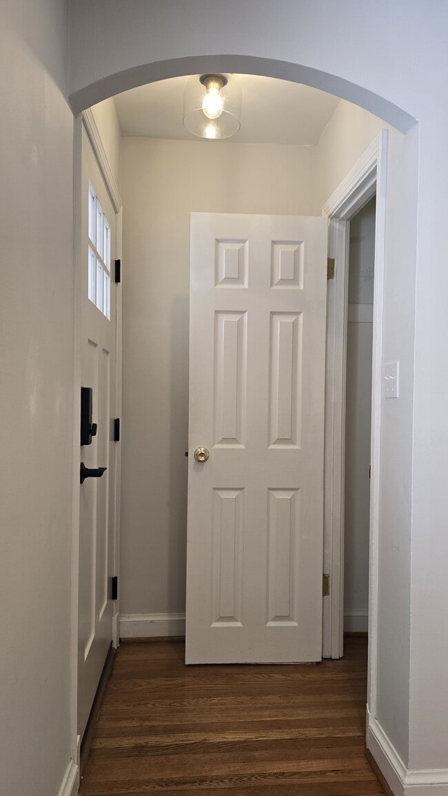 Building Photo - 136 Wesmond Dr