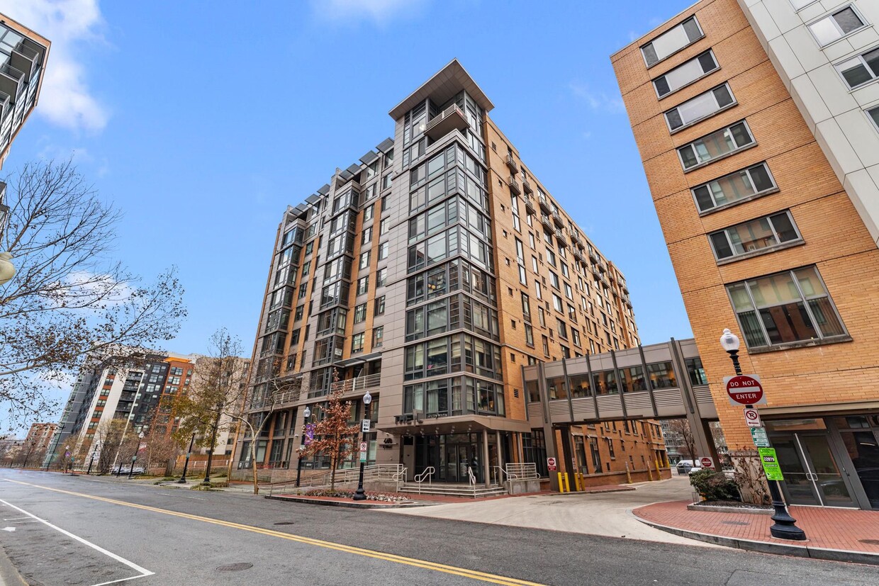 Photo - 440 L St NW (Washington, DC)